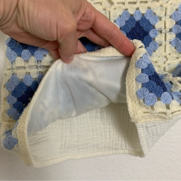 Between Crochet Granny Square Sleeveless Top Little Girl’s Size 5 Blue Cream - Picture 6 of 12